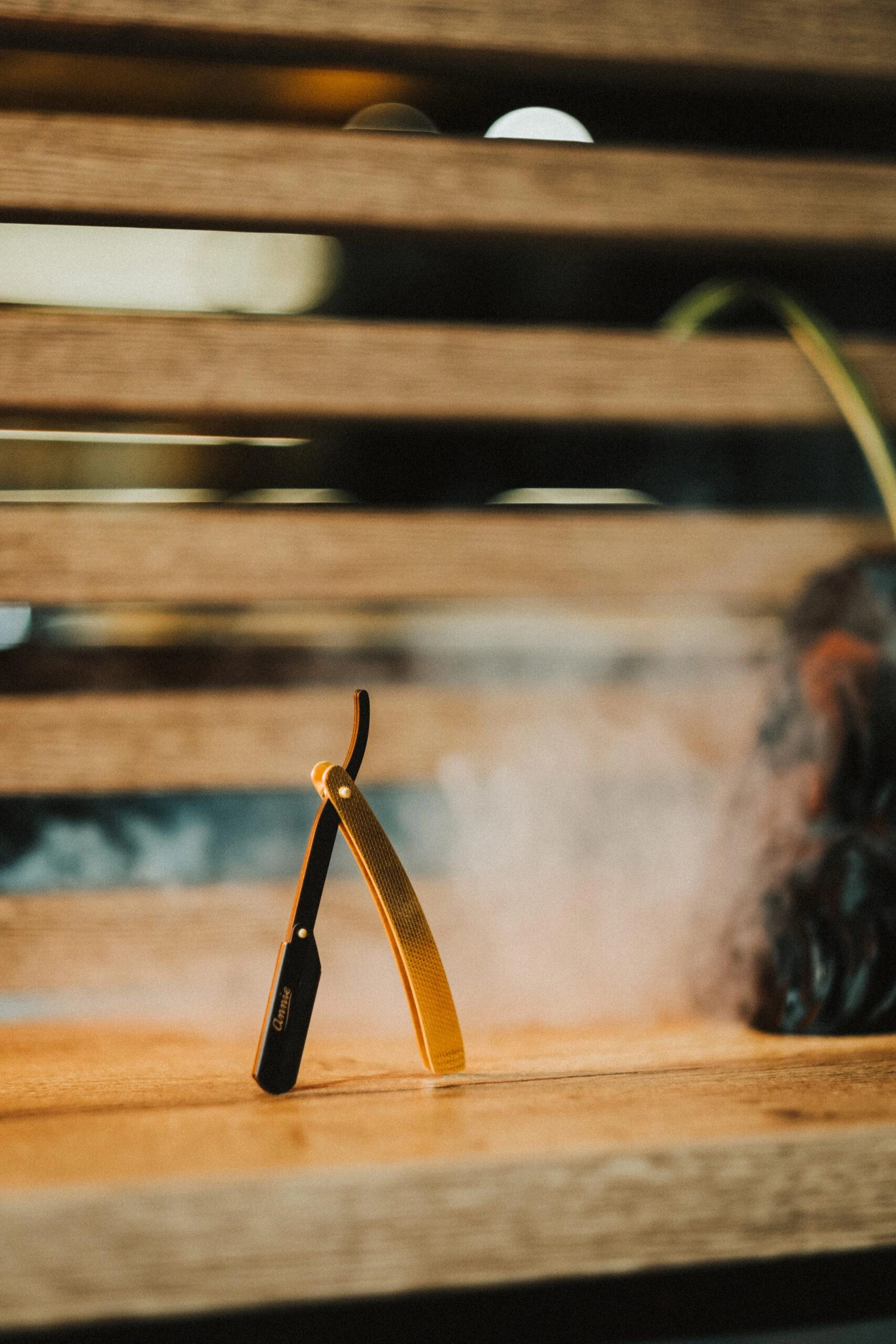 Straight Edge Razors - Straight Edge Razor Matte Black &, Gold Straight Edge Razors - Straight Edge Razor Matte Black &, Gold -CROWN SHOP Straight Edge Razor Gold Matt Black scaled 4